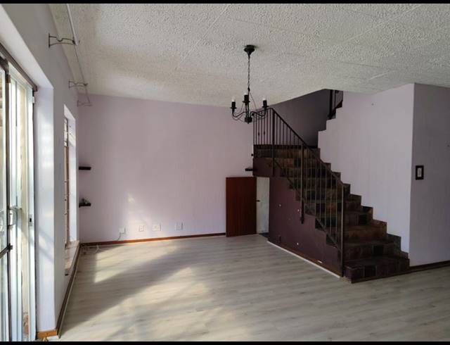 3 BEDROOM TOWNHOUSE FOR SALE IN ELARDUSPARK